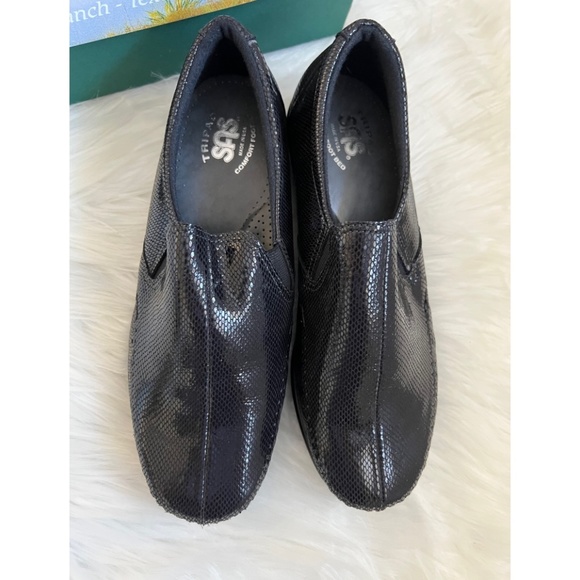 SAS Shoes - NWT SAS Women’s Genuine Leather Black Snake Shoes SZ 8 1/2 WW